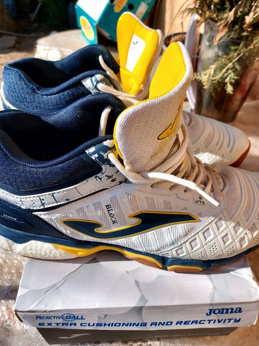 Vând ghete sport de la JOMA nr 45