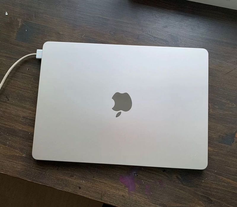 MacBook Air M2 2022