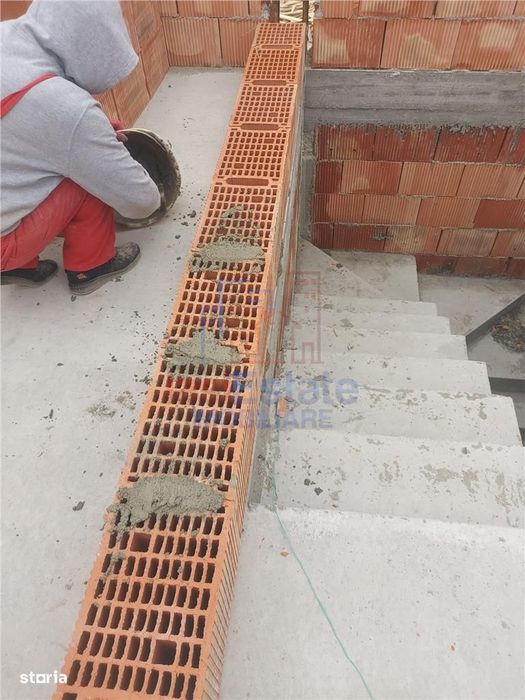 Valea Adanca str Vaii Vila duplex S=120mp teren 250mp