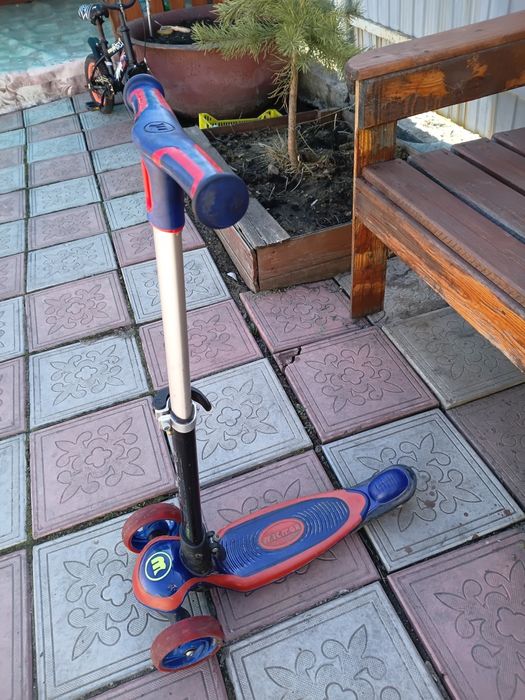 Самокат детский 3000тг