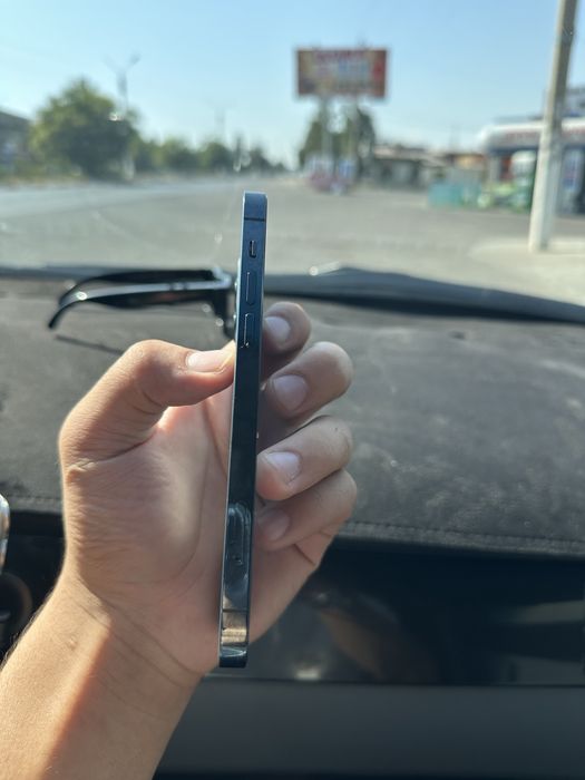 Iphone 12 pro telefoni