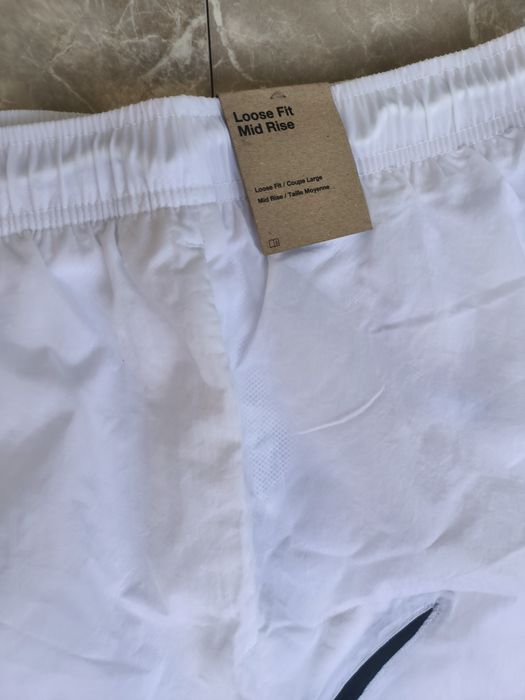 Дамски бял анцуг Nike Sportswear Essential M размер