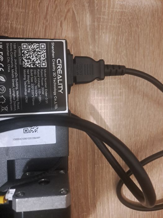 Продам 3 д принтер creality ender 3s1