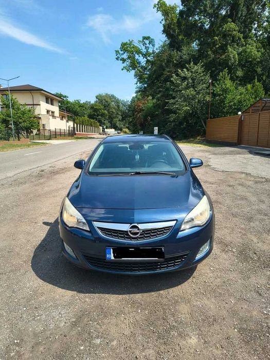 Opel Astra J || 1.7cdti 2010