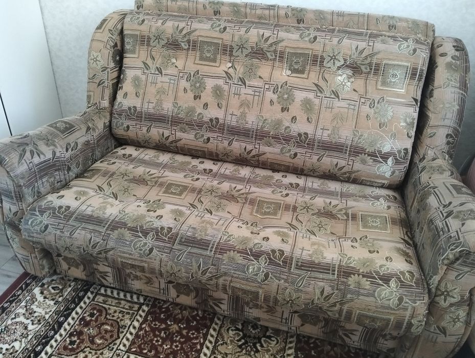 Отдам даром диван срочно