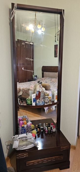 Продам спальный гарнитур