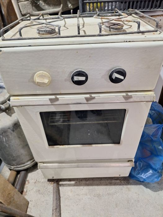 Продаю газ плиту
