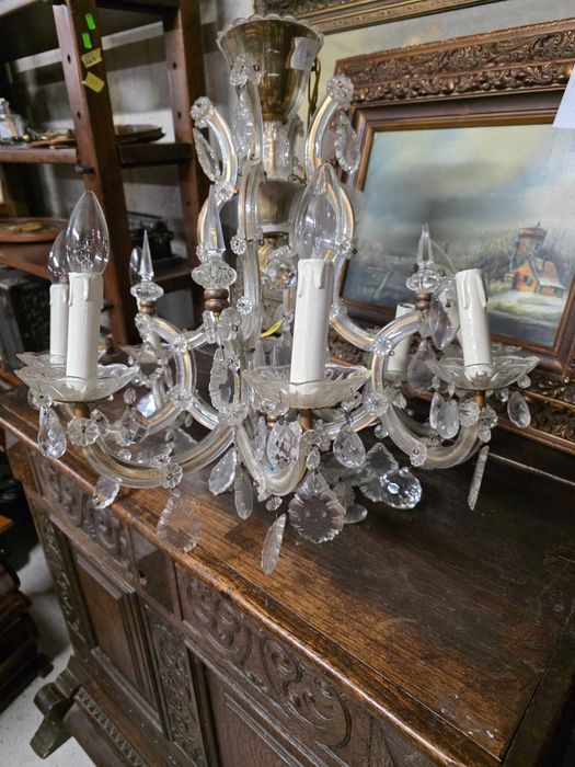 Шкаф в стил Чипъндейл