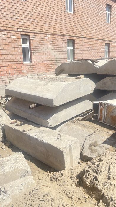 Бетонные блоки, балки, подушки
