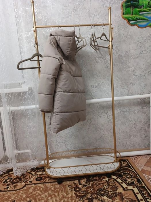 Продам вешалку передвижную