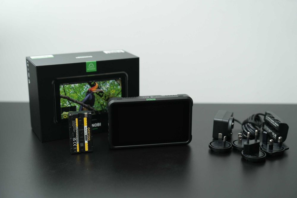Monitor Atomos Shinobi 5"+ baterii NP-F750 + încărcător + SmallRig4487