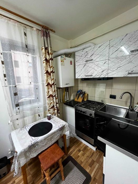 Apartament 1 camera +boxă +loc de parcare -persoana fizica