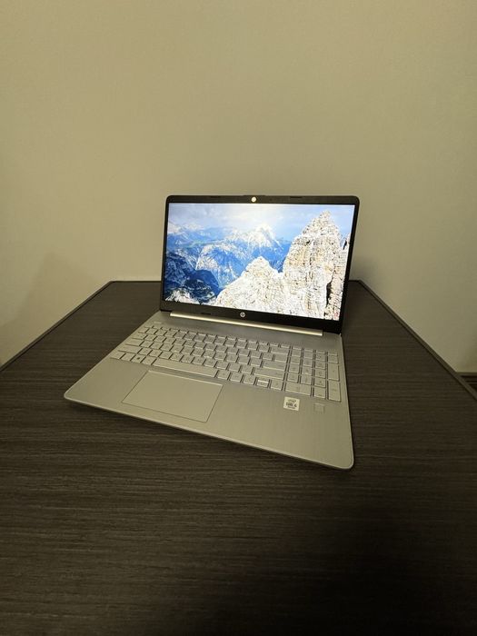 Hp laptop 15s SSD256gb opirativka 8 gb DDR4