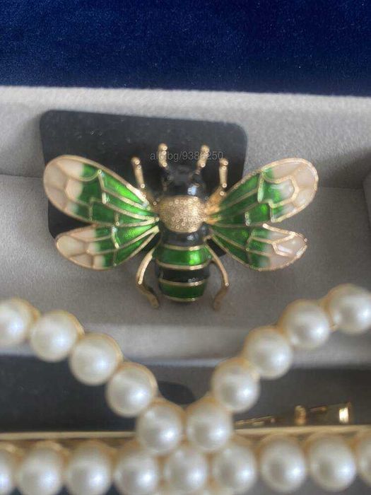 Брошки, различни видове