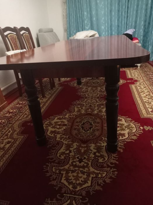 Продаётся стол 2.30