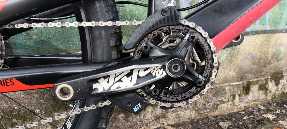 Bicicleta downhill YT. Rockshox. Magura.  XT. GX.