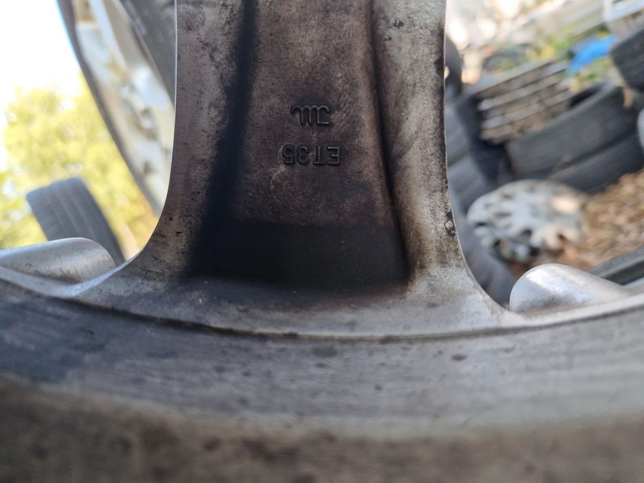 5×100 мм. 225/40/18 цола  RH