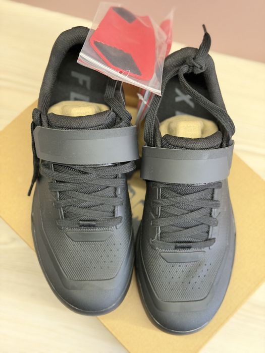 Чисто нови обувки за планинско колоездене FOX RACING размер 41