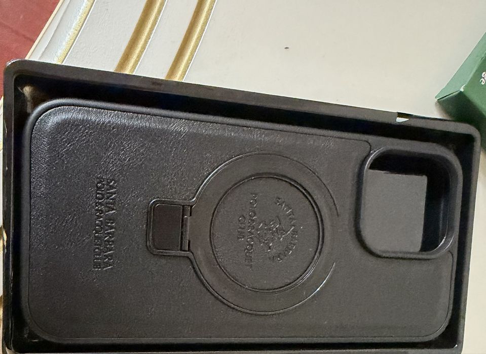 Продам чехол на айфон 16 про макс новый