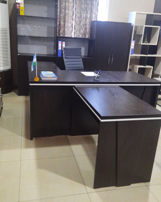 Офисная мебель в наличии