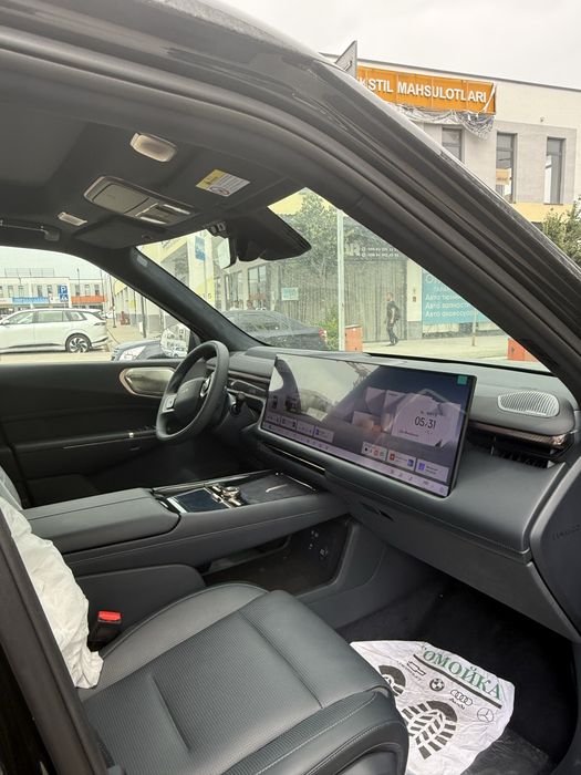 Lynk&co 900 черный