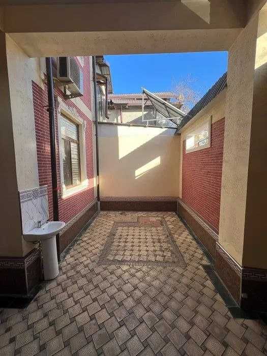 Sotiladi Дом Мирабад махаля Заминобод 1,3 сот. 2 этажный с обстановкой