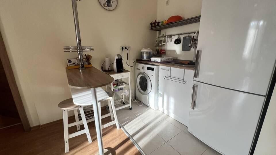 Продава се Двустаен апартамент в Бургас, Център - 74 кв.м за 1000 €/кв.м - Снимка #10