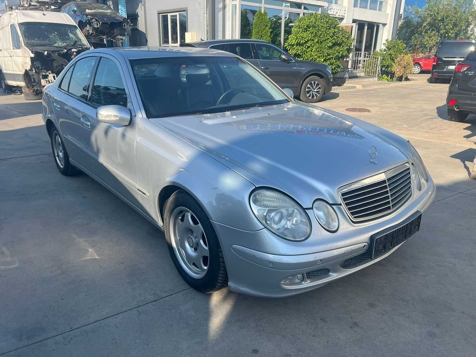 Mercedes E class w211 2.2 cdi automat usor Avariat