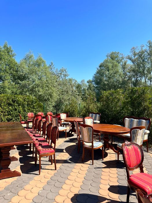 Vând mese si scaune