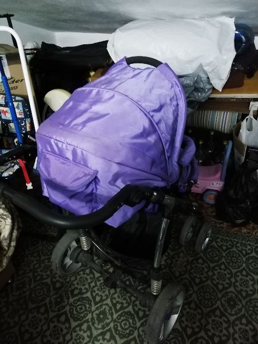 Детска количка лилава