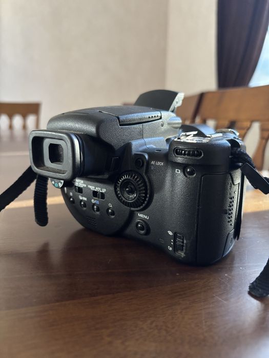 Sony Cyber-shot DSC-R1