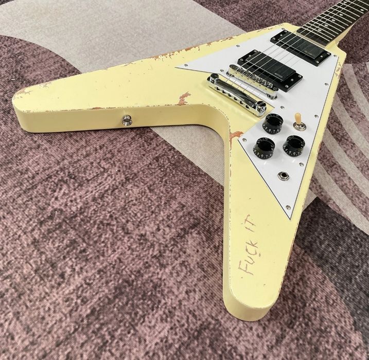 электрогитара срочно