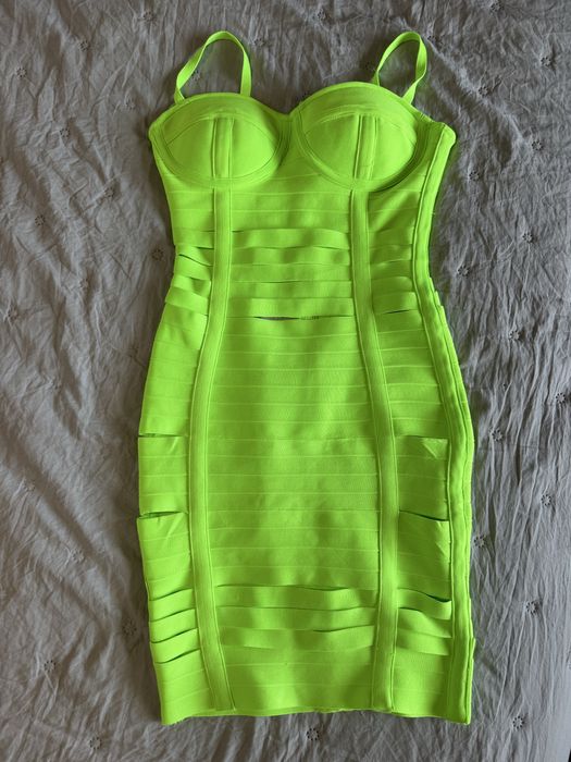 Бандажни рокли нови С размер