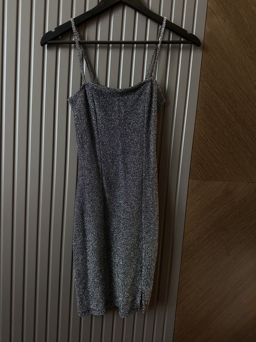Къса блестяща рокля от H&M