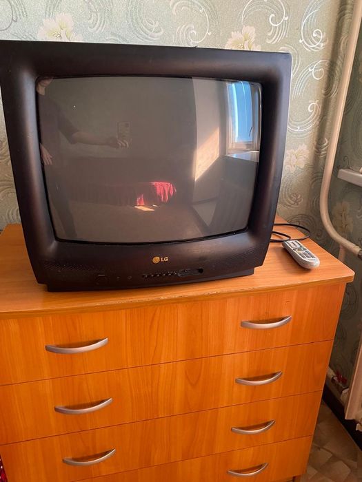 Продам телевизор