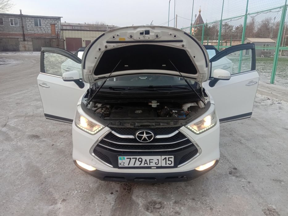 Продам JAC S3 2015 года