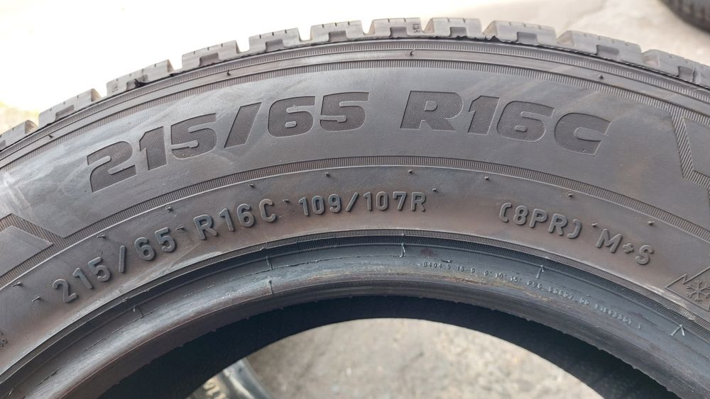 Зимни гуми за Бус 215/65/16 C Pirelli Carrier Winter 2 броя