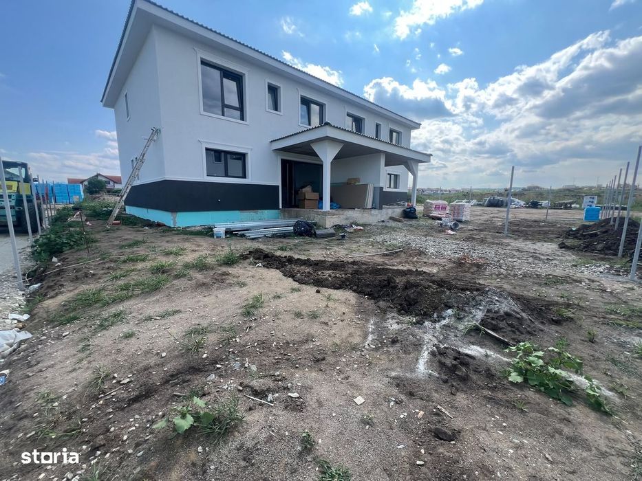 Casa Duplex cu pereti dublii, teren 300 mp - gard executat + Parcari