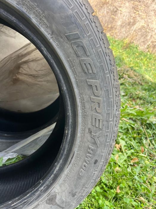 Зимние шины 235/60R18