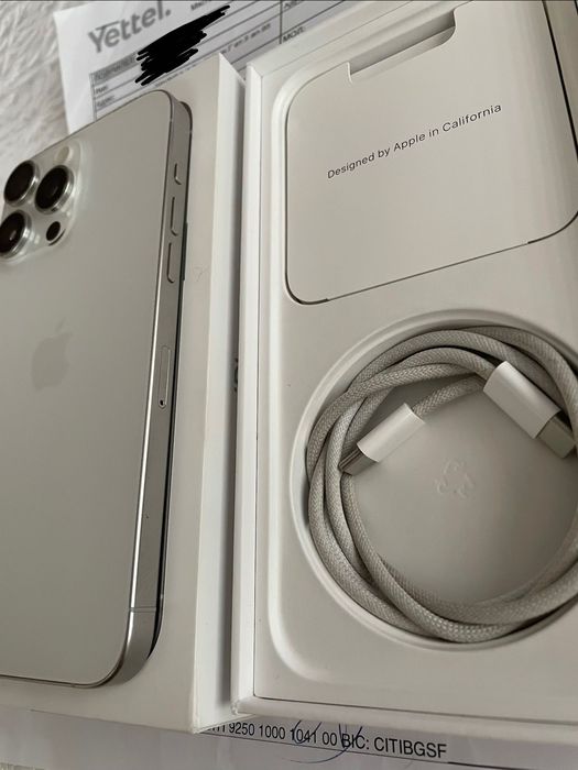 iPhone 15 pro max white titanium 256gb 1год.гаранция.Батерия на 100%!