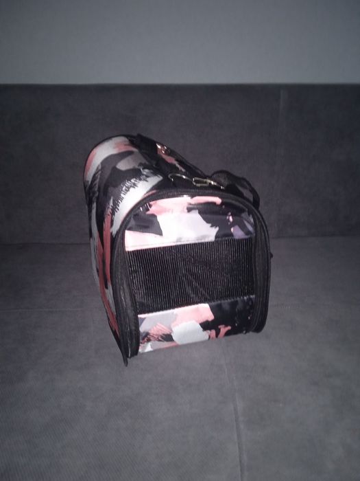 Переноска для собаки ,кошки,кролика,новая ,не подходит по размеру