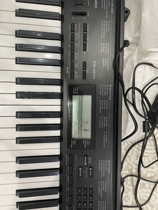 Синтезатор пианино CASIO