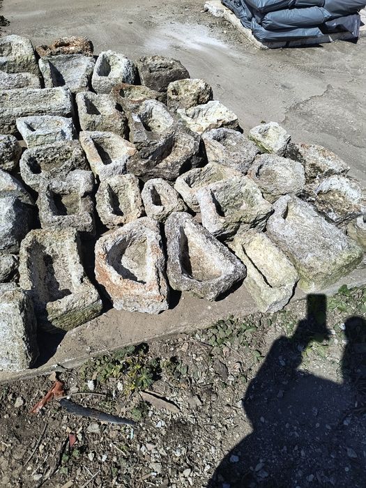 Кашпи от естествен камък