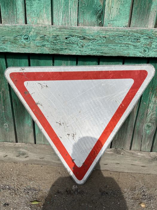 Продам дорожный знак