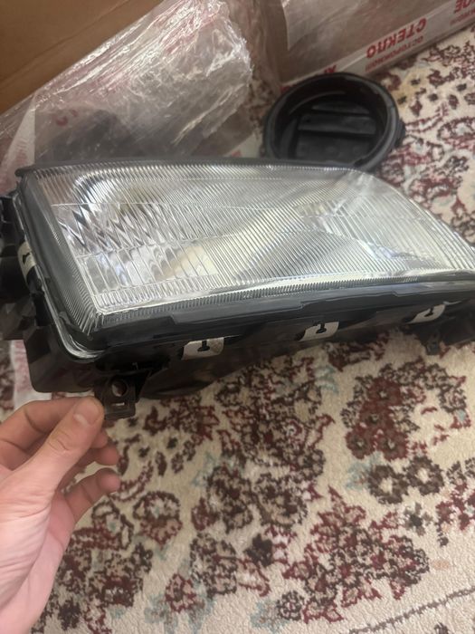 Фара на Audi 100