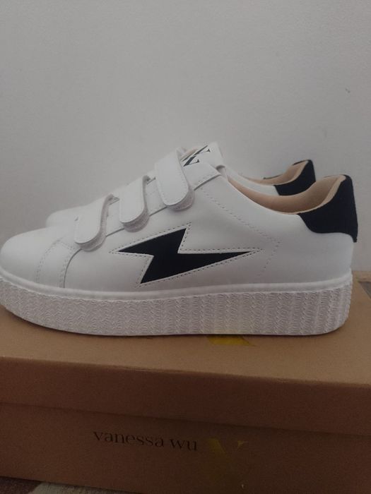 Adidasi noi,Vanessa nr 39