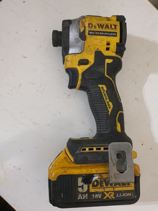 Impact DeWalt ultracompact DCF850 cu sau fara baterie
