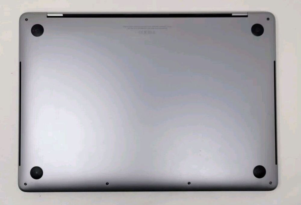 Продавам Макбук Apple Macbook Pro 13инча 2018година