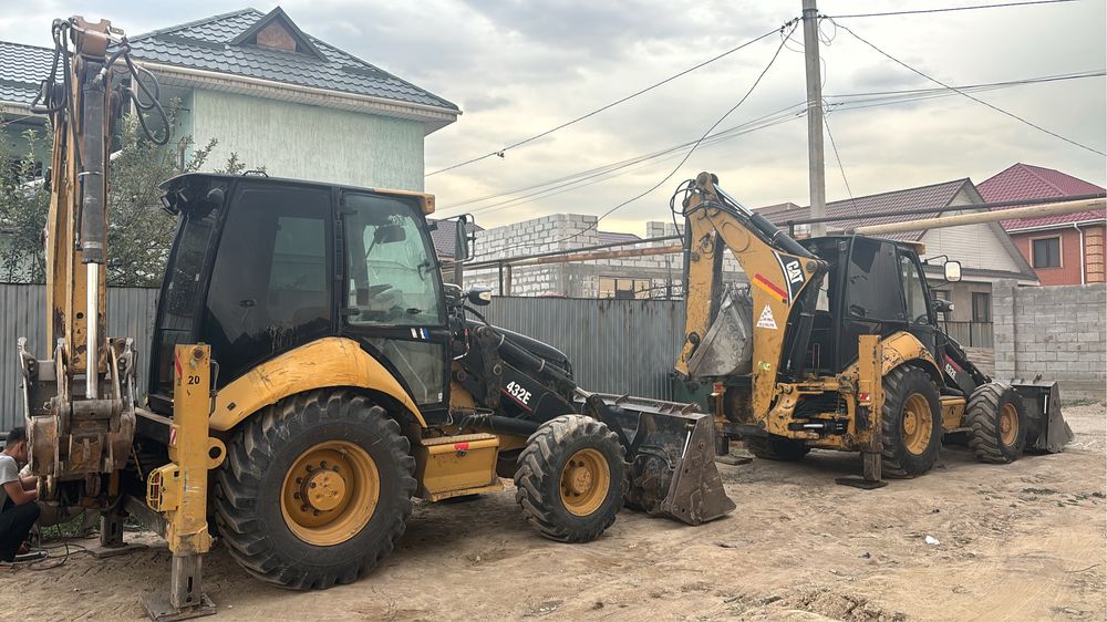 Экскаватор погрузчик, 3в1 трактор