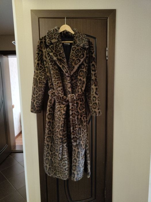 Продвм  шикарную шубку